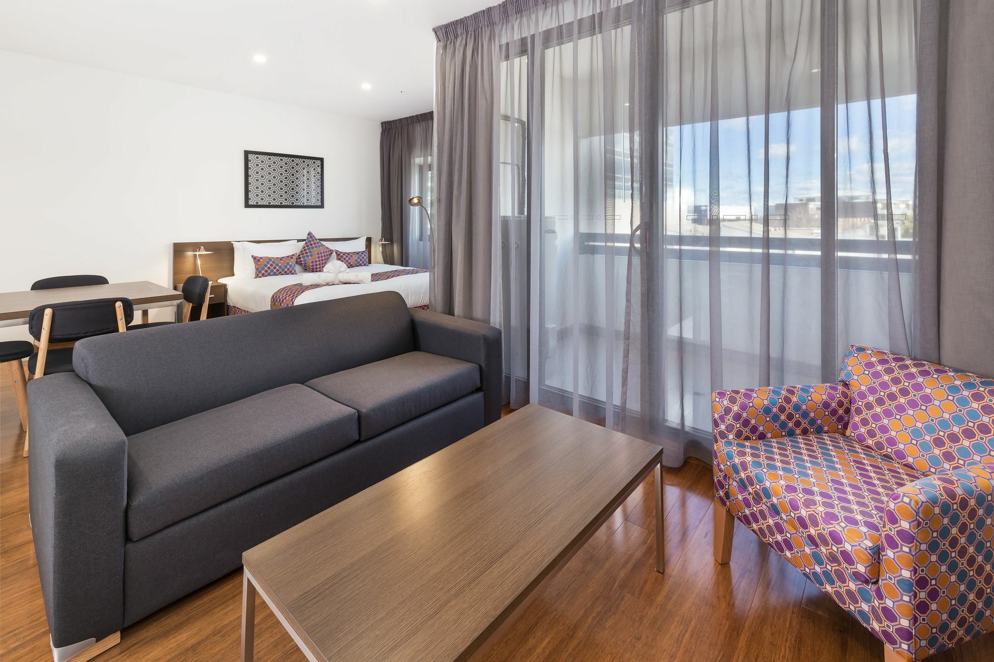 City Edge Dandenong Apartment Hotel Exterior photo